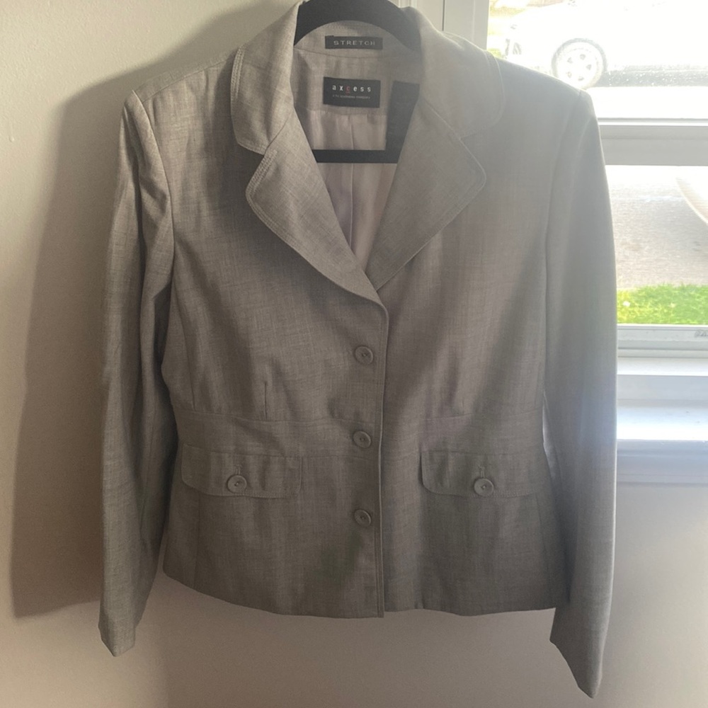 light gray women’s pantsuit
